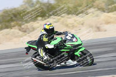 media/Dec-01-2025-Moto Forza (Mon) [[2daa91e15f]]/3-Beginner Group/Session 4 Turn 9/